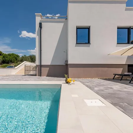 ヴィラ Pava Zadarvillas *