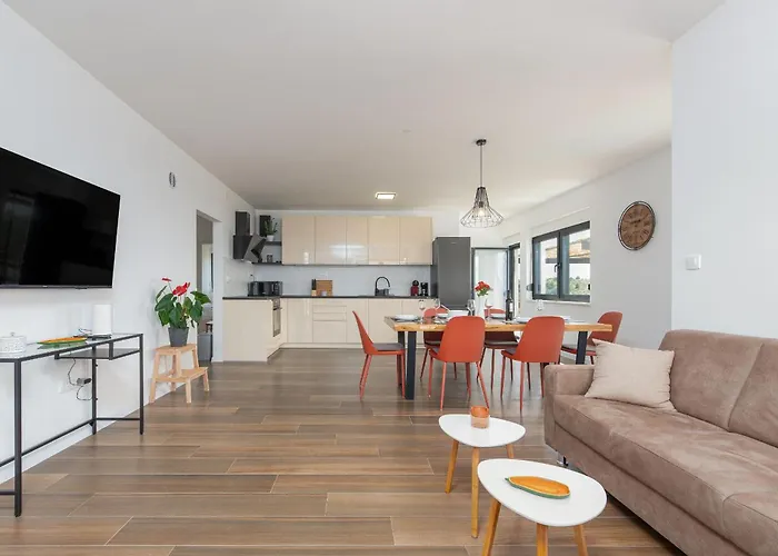 Pava Zadarvillas וילה זאדאר