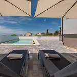 Βίλα Pava Zadarvillas